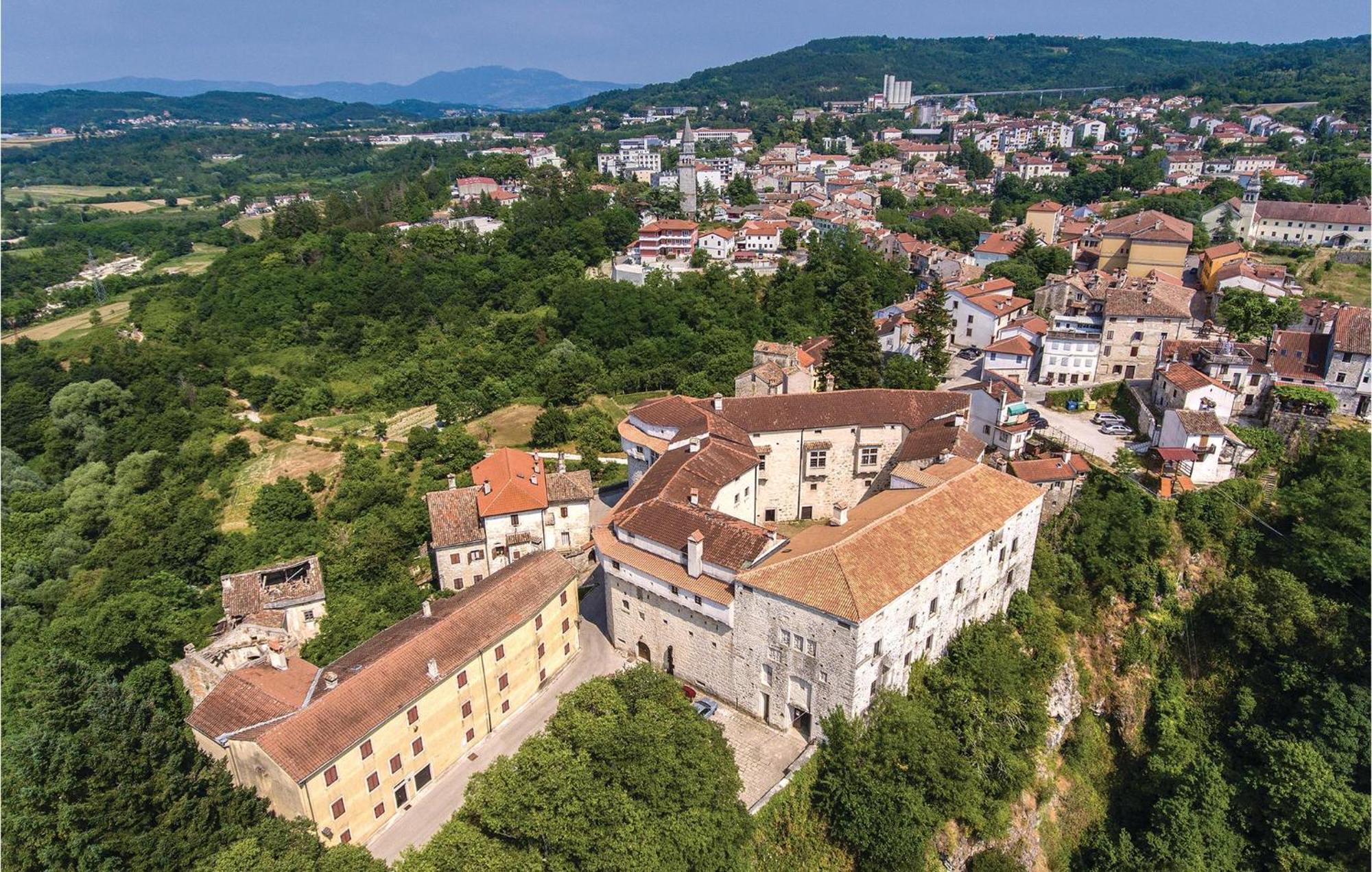 Amazing Apartment In Pazin With Wifi Katun Lindarski Eksteriør billede