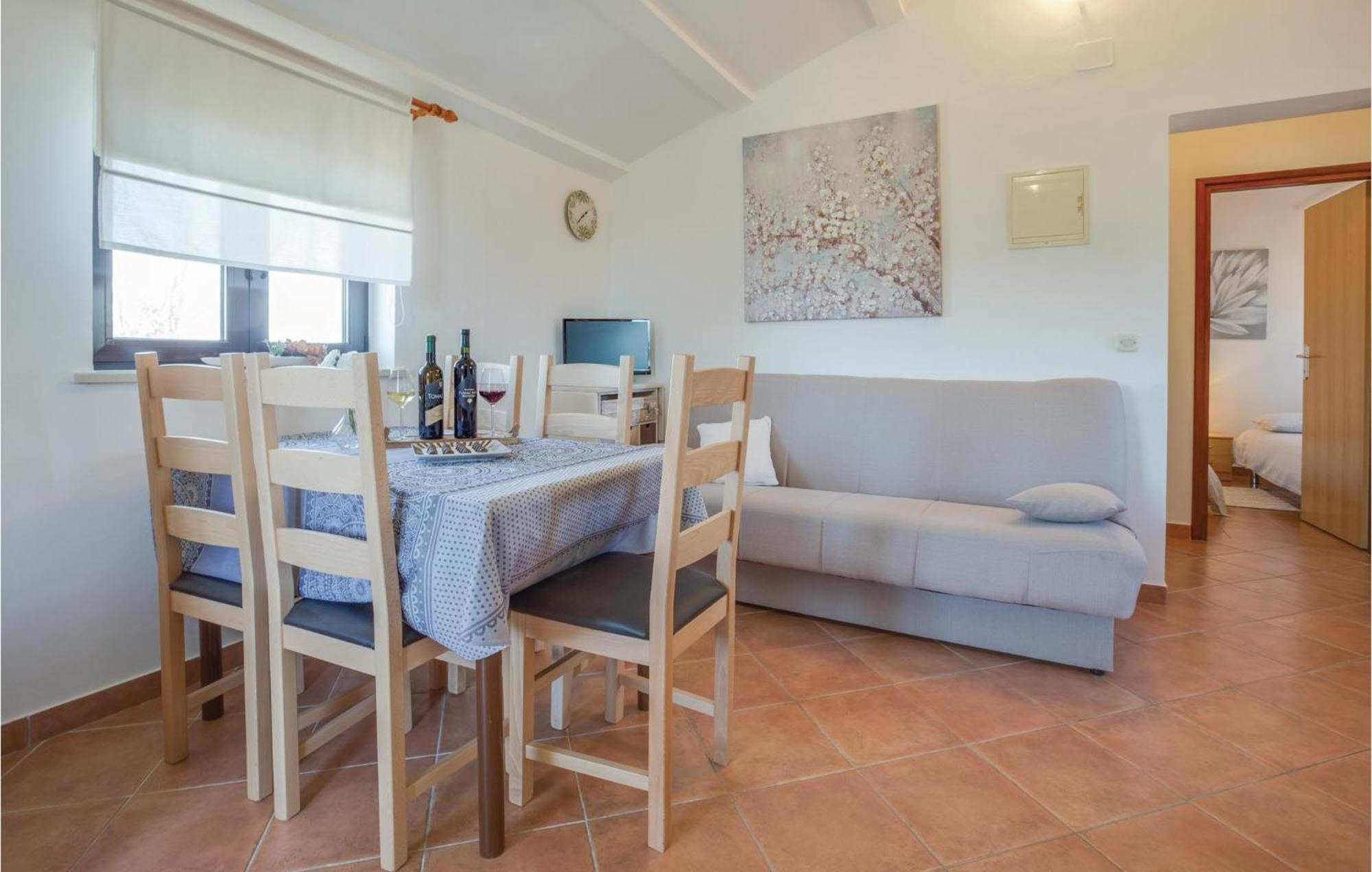 Amazing Apartment In Pazin With Wifi Katun Lindarski Eksteriør billede